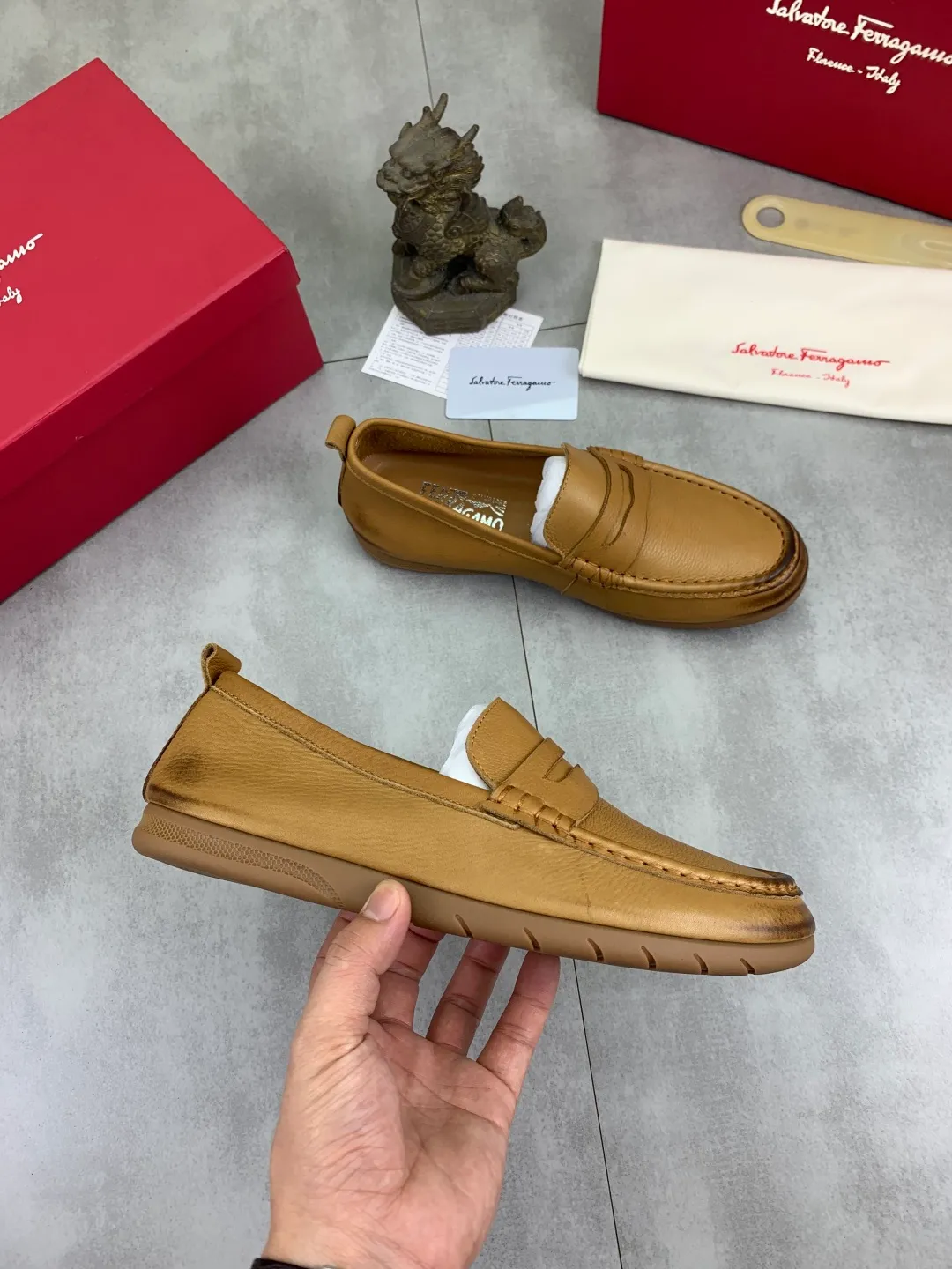 Men's shoes 💰P480 New model [Ferragamo/Ferragamo] Latest model Original imported calfskin, imported pigskin lining + original luxury metal buckle + original rubber outsole Soft and comfortable Size number: 38-44